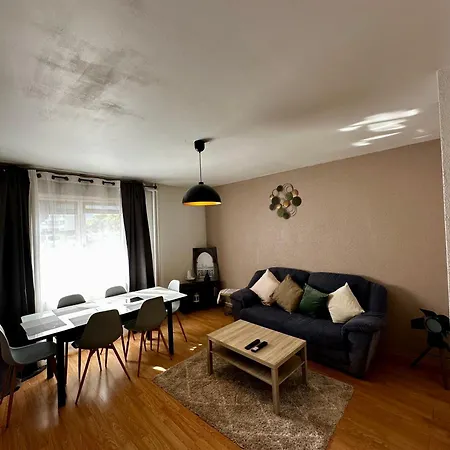 Appartement Spacieux 4 Pièces Parking Privé Navette Gare-aeroport
