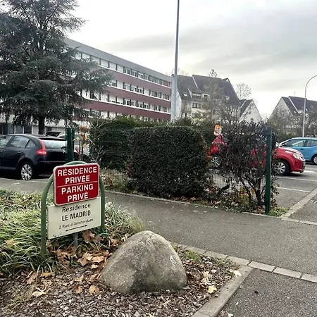 Le Madrid Spacieux 4 Pieces Parking Privee شقة